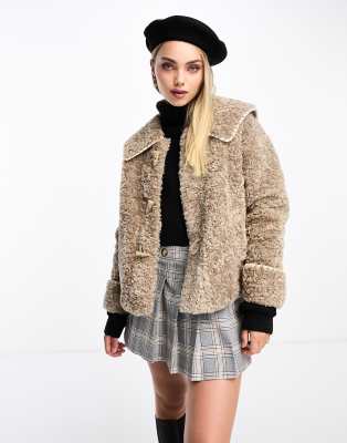 Urban Revivo Urban Revivo collar detail faux shearling toggle jacket in cream-White