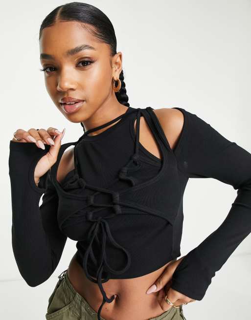 Urban Revivo - Crop top met uitgesneden schouder in zwart, deel van co-ord set
