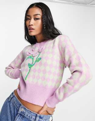 Urban Revivo Cropped Knitted Sweater With Pink Flower In Lilac-purple