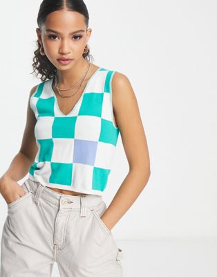 Urban Revivo cropped knitted top in green and white checkboard print