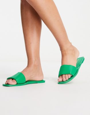 Urban Revivo Urban Revivo flat sandal in green