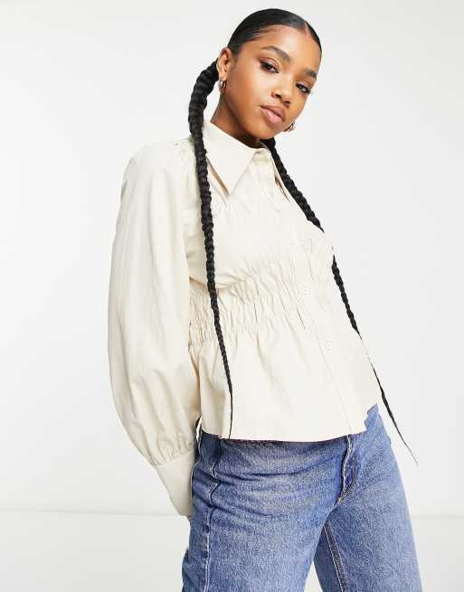 Urban Revivo – Geraffte Bluse in Beige 