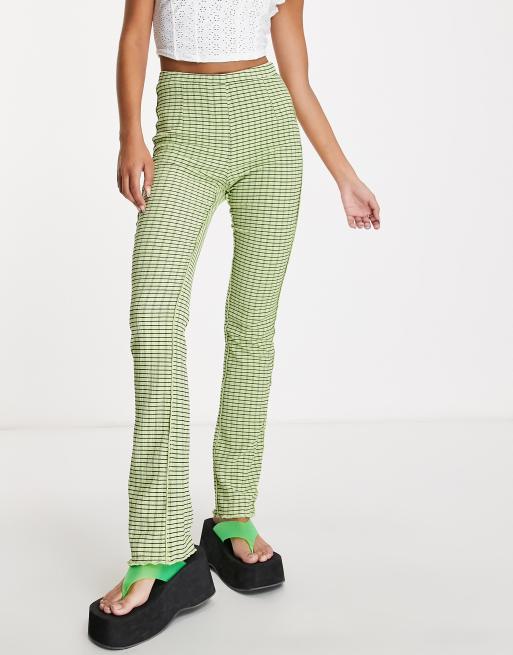 Urban Revivo - Geruite flares in groen, deel van co-ord set