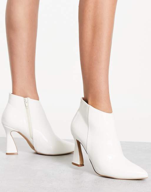 Urban Revivo heeled ankle boots in white, 3 of 4
