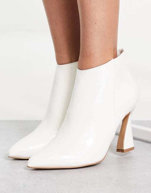 Urban Revivo heeled ankle boots in white, 4 of 4
