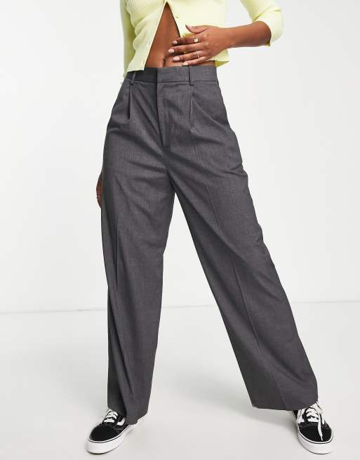 Urban Revivo – Hose in Hellgrau mit weitem Bein