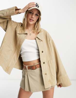 Urban Revivo - Jeansjacke in Camel mit Kontrastnähten-Grün