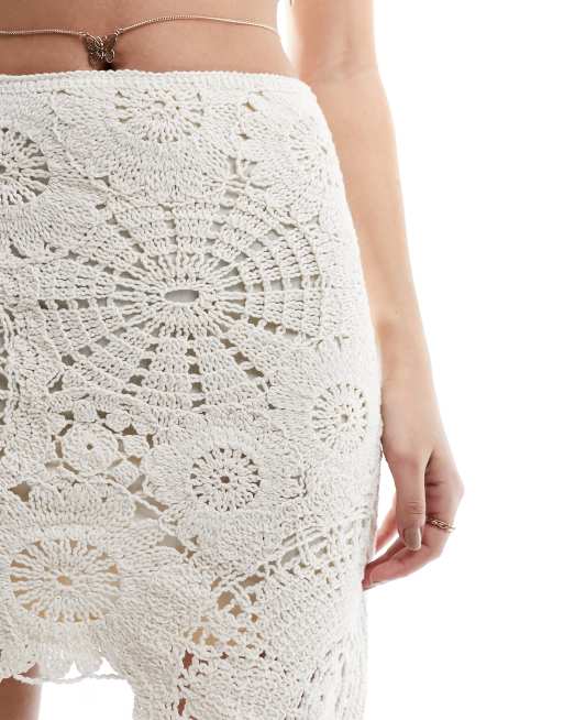 Urban Revivo knitted asymmetric skirt in ivory, 5 of 5