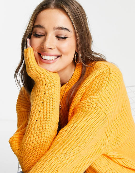 Women Urban Revivo knitted jumper in orange 