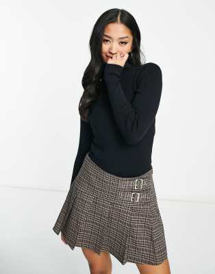 Urban Revivo Urban Revivo knitted roll neck jumper in black