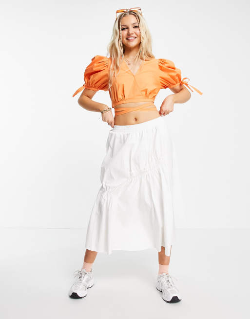 Urban Revivo – Kurze Bluse in Orange mit Puffärmeln und Bindedetails, 4 von 4