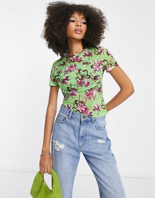 Urban Revivo asymmetric hem cropped t-shirt in green floral - ASOS Price Checker