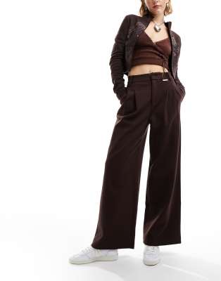 Urban Revivo - Locker geschnittene, elegante Hose in Amber mit weitem Bein-Brown