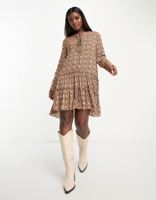 Urban Revivo - long sleeve mini smock dress in brown floral print