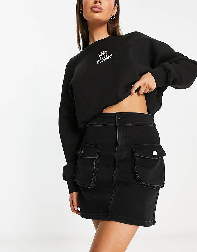 Urban Revivo - mini denim cargo skirt in black