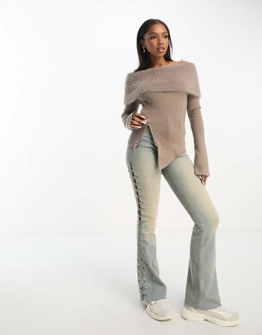 Asymmetrical shoulder outlet sweater