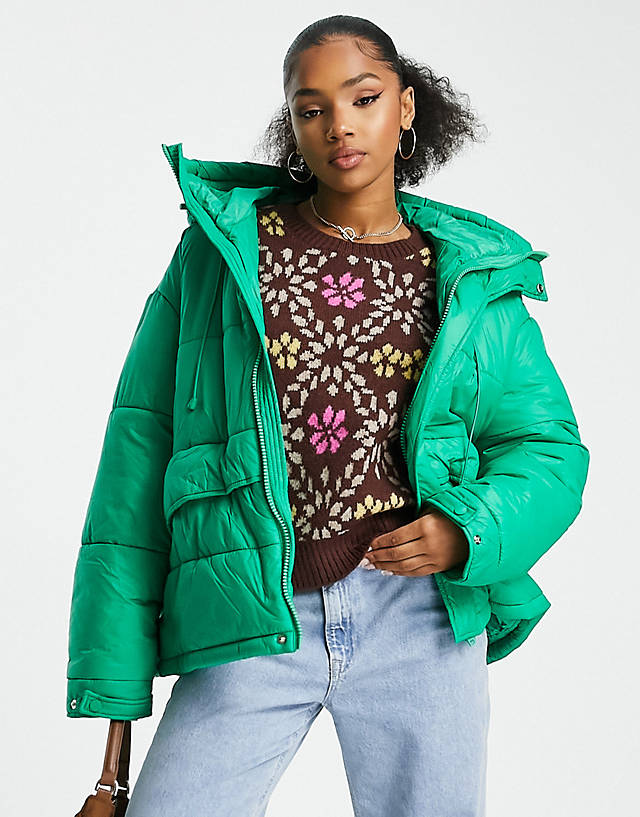Urban Revivo - padded puffer jacket with hood in green