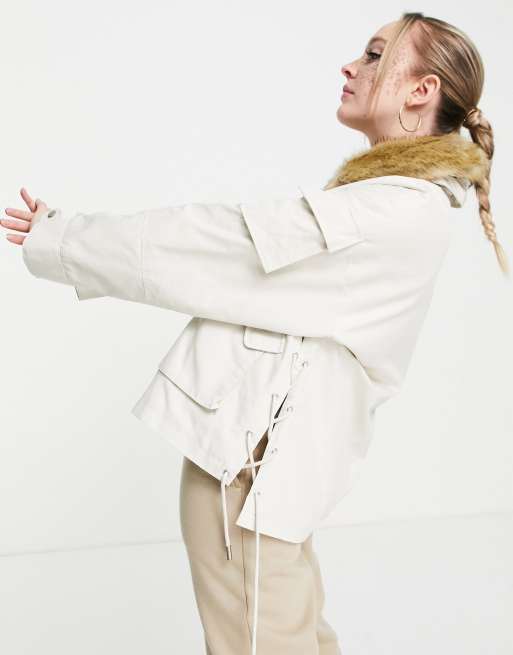 Urban Revivo - Parka jack met kraag van imitatiebont in gebroken wit