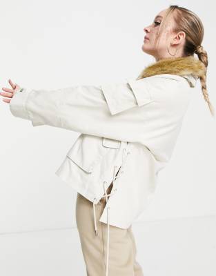 Urban Revivo parka jacket with faux fur collar in off white - ASOS Price Checker