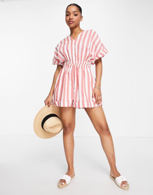 Urban Revivo – Playsuit in Rot gestreift mit elastischer Taille 