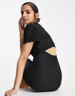 Urban Revivo plisse lettuce hem mini dress in black - ASOS Price Checker