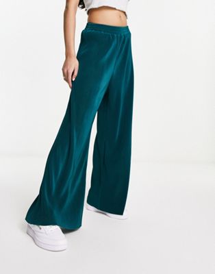 Urban Revivo plisse trousers in green - ASOS Price Checker