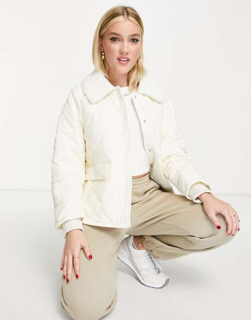 Link velstand mentalitet Urban Revivo quilted short jacket with borg jacket in off white | ASOS