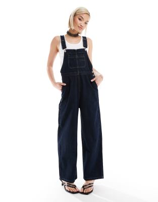 Urban Revivo relaxed denim dungarees in deep indigo Sale