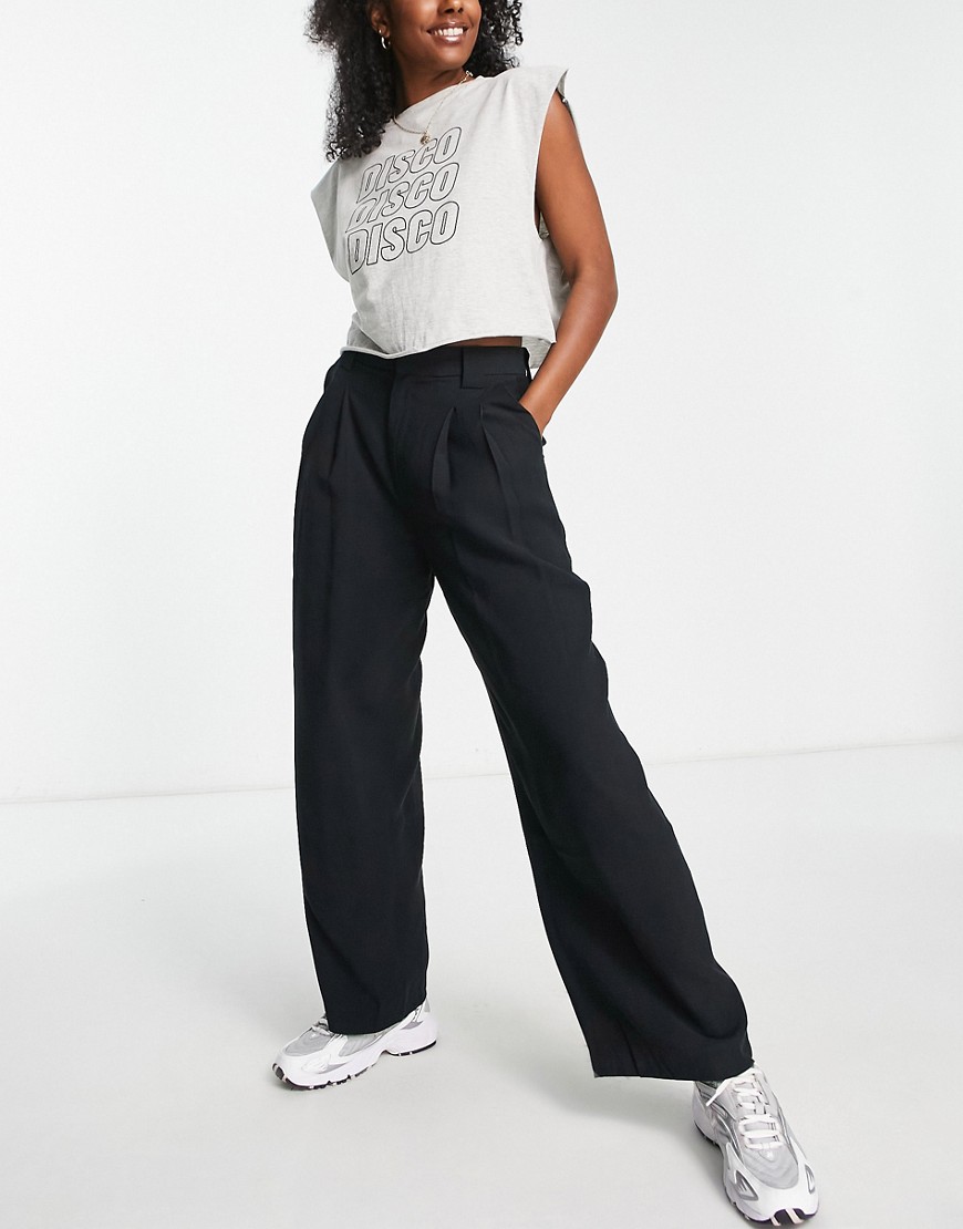 Urban Revivo relaxed tailored pants in black
