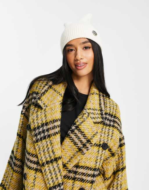 Urban Revivo ribbed beanie hat with smile face in white, 4 of 4