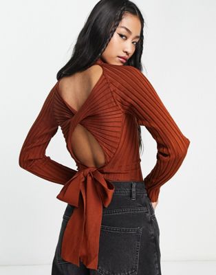 Urban Revivo ribbed knitted crop top with cut out back detailing and bow fastening in brown