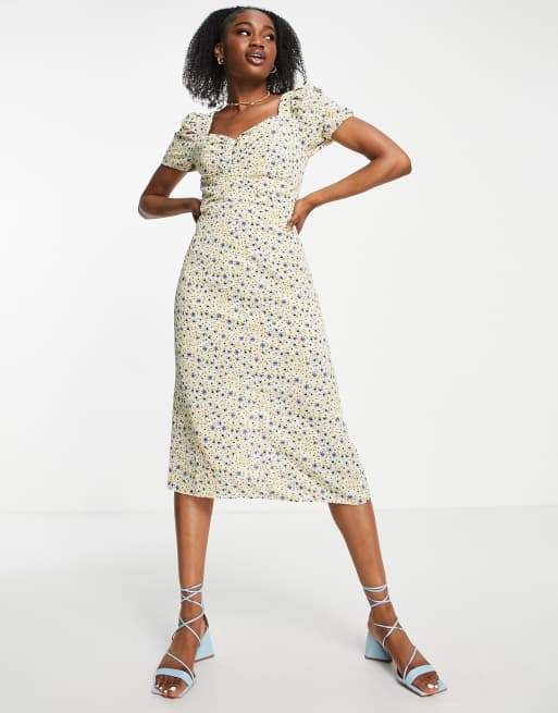 Urban Revivo - Robe mi-longue à fleurs et détails froncés - Jaune
