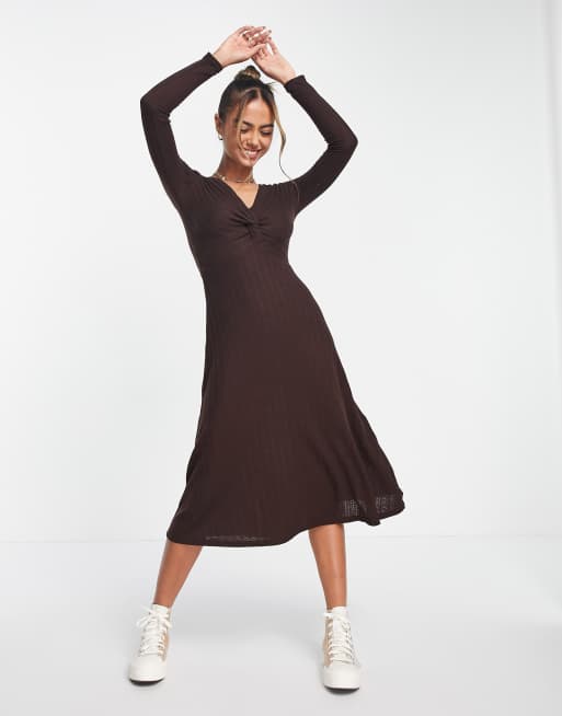 Urban Revivo - Robe mi-longue torsadée sur le devant - Marron