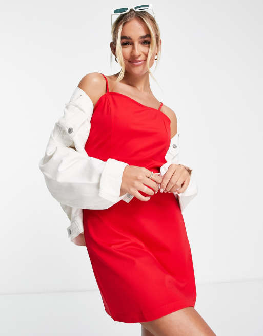 Urban Revivo Robe trap ze courte Rouge