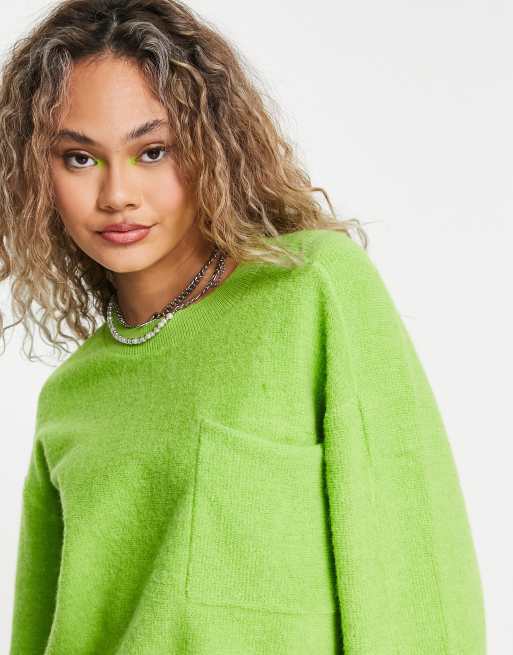 Urban Revivo round neck jumper in green, 3 of 4