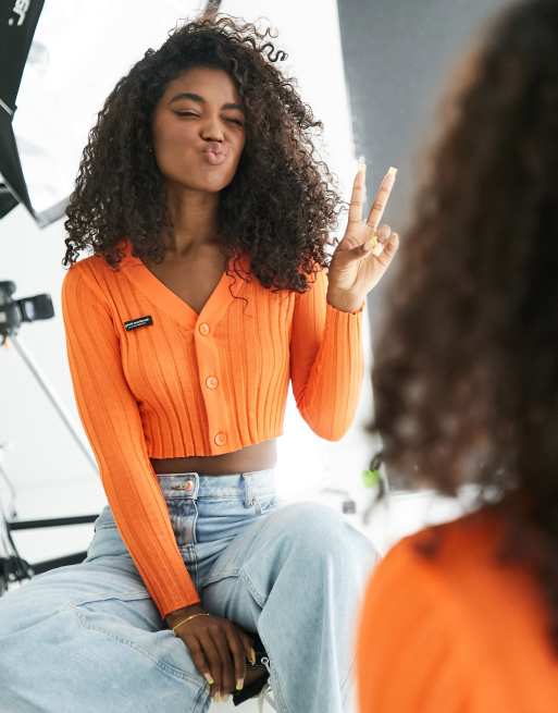 https://images.asos-media.com/products/urban-revivo-shrunken-cropped-cardigan-in-orange-rib-knit/202798602-1-pastelorange?$n_640w$&wid=513&fit=constrain