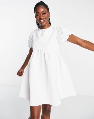 Urban Revivo smock dress with volume skirt in white - ASOS Price Checker