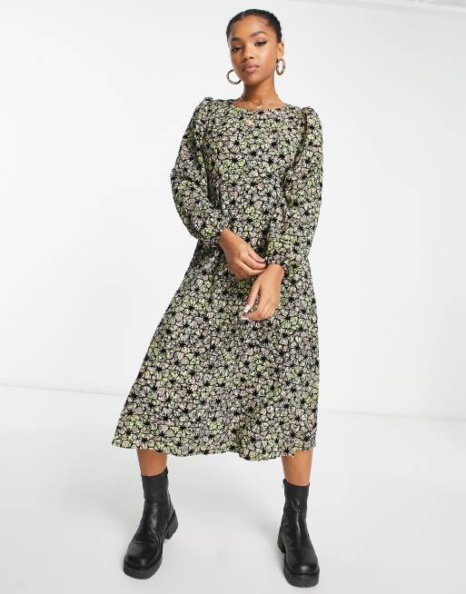 Urban Revivo smock midi dress in black floral | ASOS