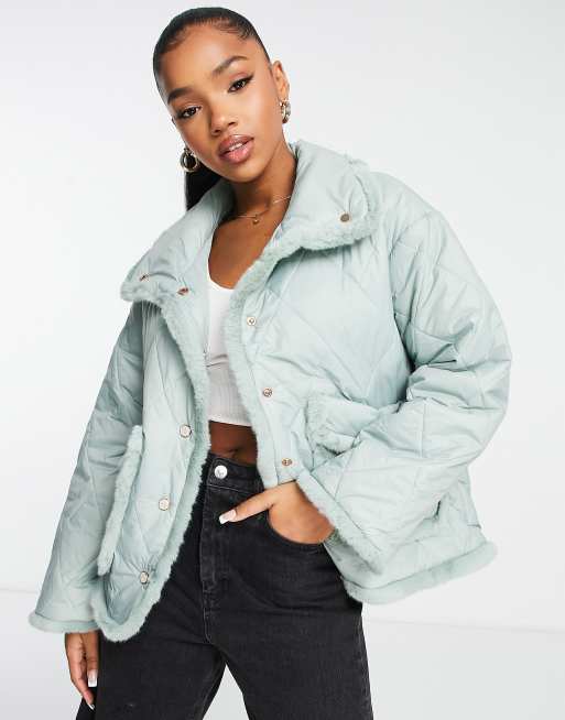 Urban Revivo – Steppjacke in Grün mit Kunstpelzbesatz