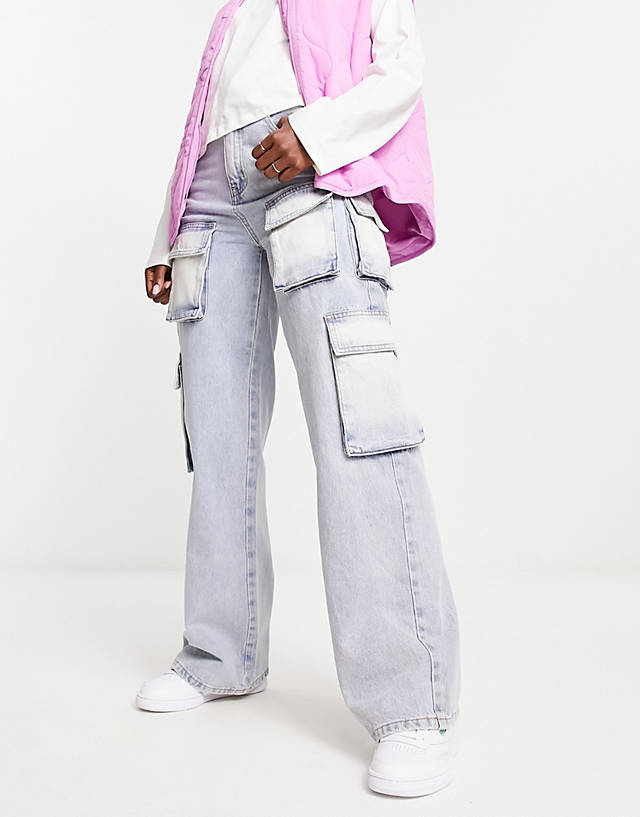 Urban Revivo - straight leg cargo denim jeans with pocket detail in blue