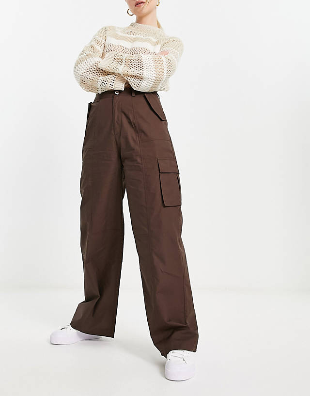 Urban Revivo - straight leg cargo trousers in brown