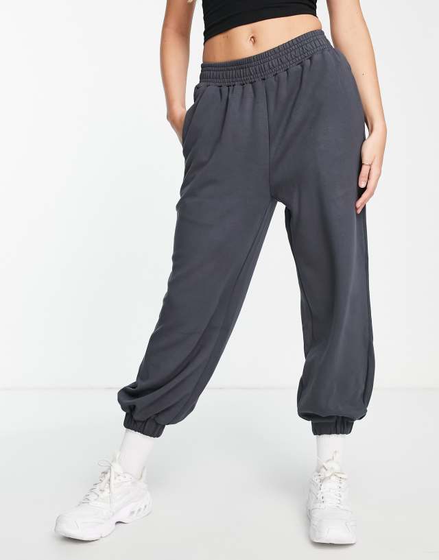 Urban Revivo sweatpants in gray