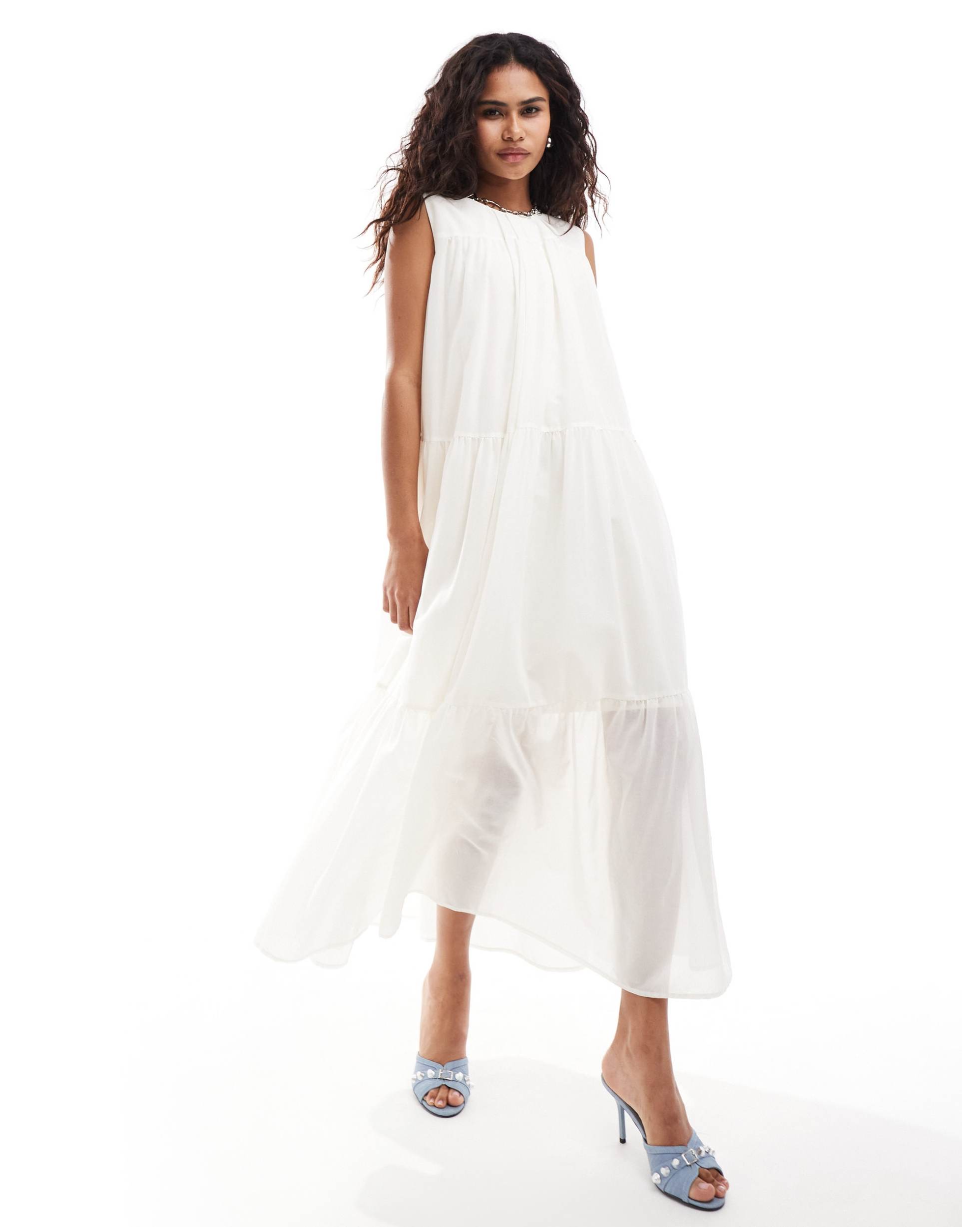 urban revivo tiered voluminous trapeze smock dress in white