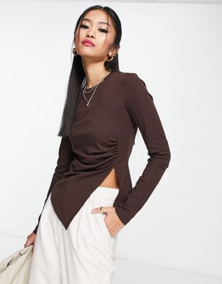 Urban Revivo ruched side top in brown  - ASOS Price Checker