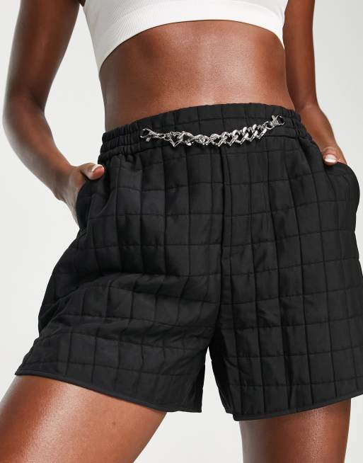 Urban Revivo - Vatterede minishorts i sort