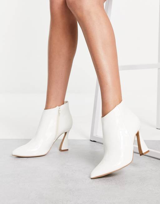 Urban Revivo – Vita ankelboots med klackar