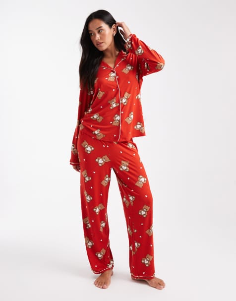 Urban Threads Christmas long sleeve revere shirt and pants pyjama set in teddy print - view 1