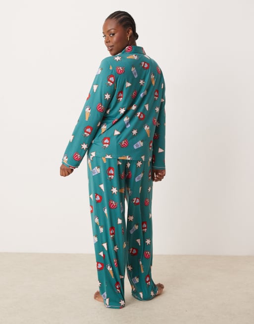 Urban Threads Curve - Jul - Pyjamassæt i polyester med bukser og langærmet top med revers og print af varm kakao, 3 af 4