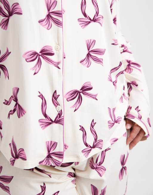 Urban Threads Curve – Pyjama, bestehend aus langärmligem Hemd mit Reverskragen und Hose mit Schleifenmuster, 3 von 4