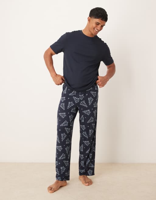 Urban Threads - Ensemble de Noël en polyester avec pantalon et t-shirt - Bleu à imprimé sapin de Noël